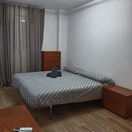 En El Centro Encima De Piscina Palafox *