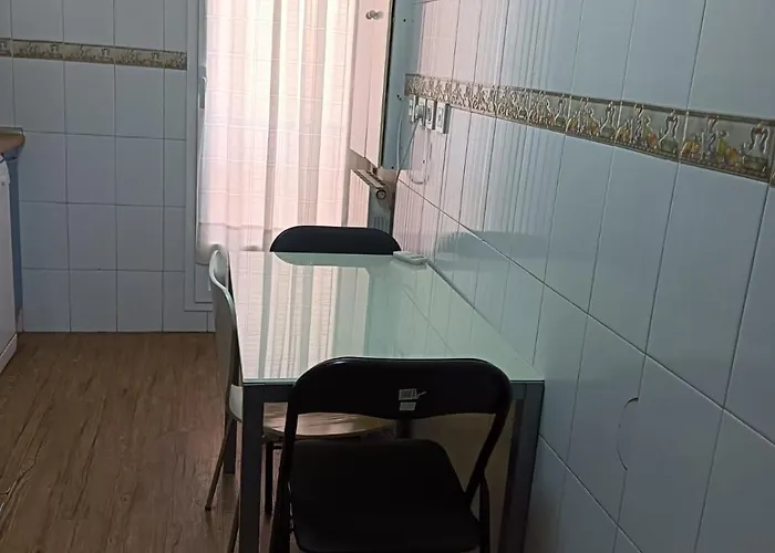 En El Centro Encima De Piscina Palafox Zaragoza